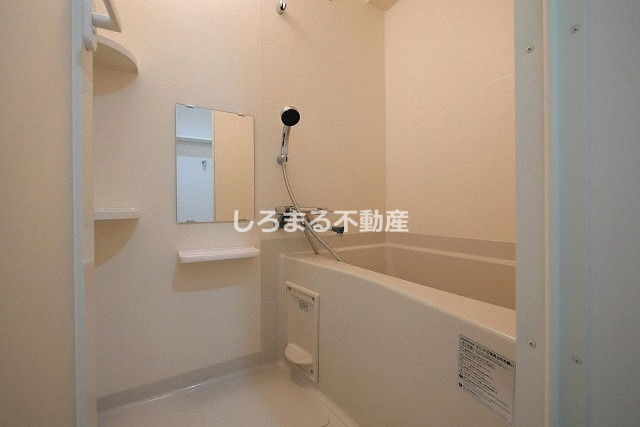 Ｐｒｉｍａｖｅｒａ　Ｎｉｓｈｉ　Ｓｈｉｎｓａｉｂａｓｈｉの浴室