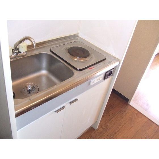 メゾンクレハ南台のキッチン