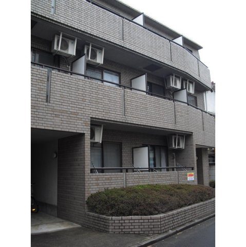 メゾンクレハ南台のエントランス