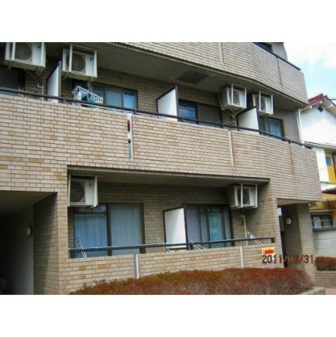 メゾンクレハ南台の外観