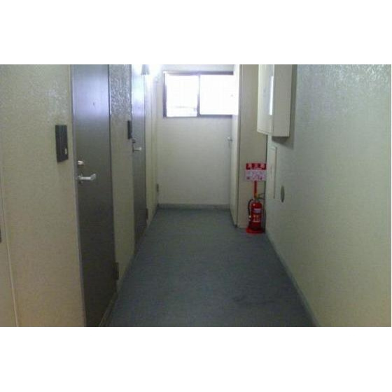 メゾンクレハ南台のロビー