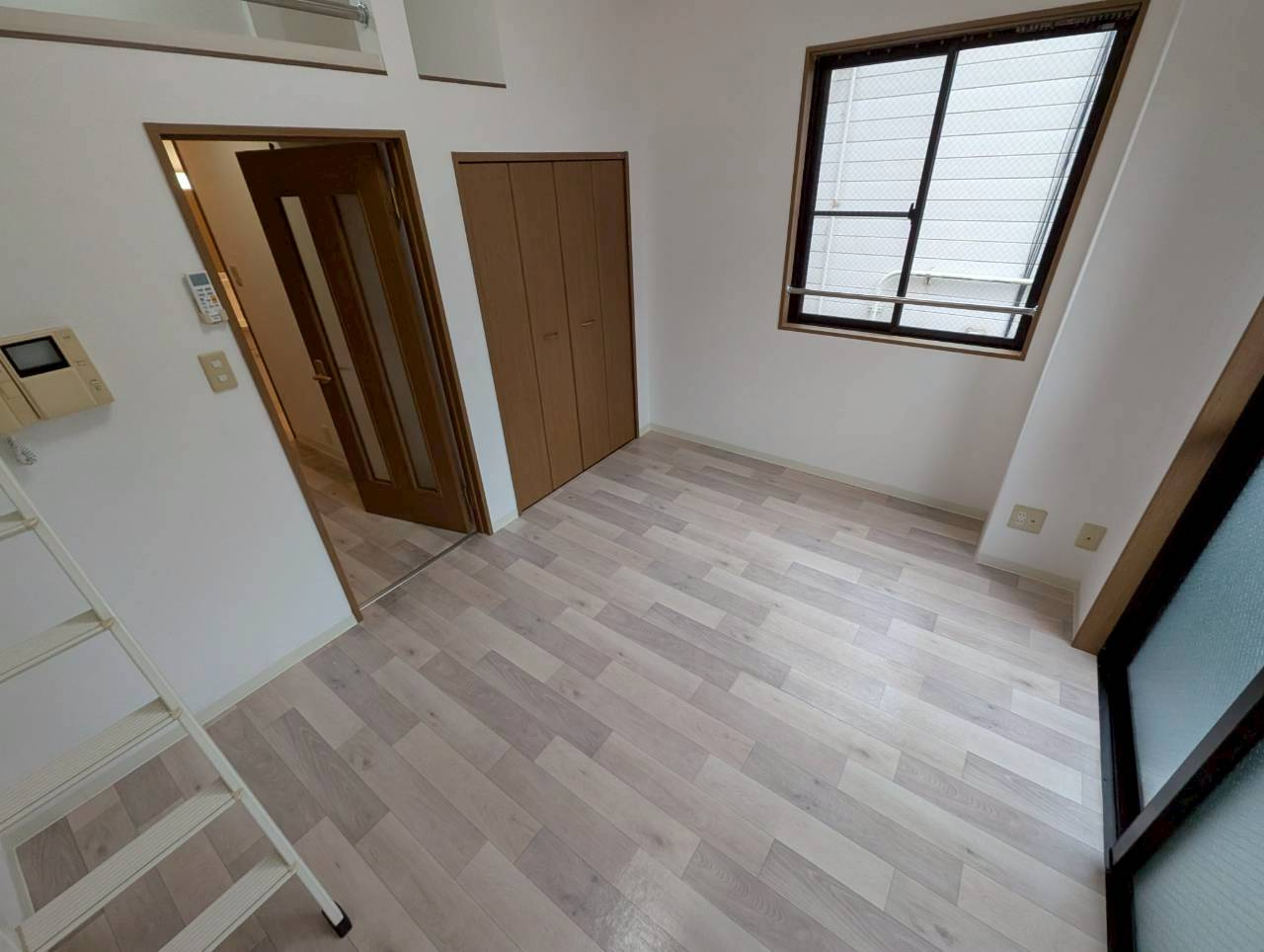 ラフィーネ川西の居間・リビング