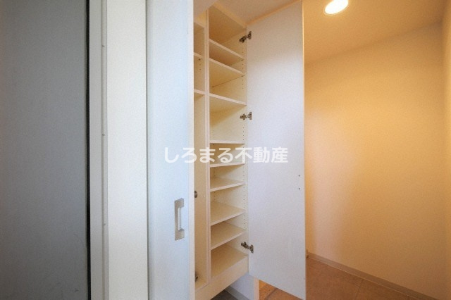 レジディア心斎橋ウエストの収納