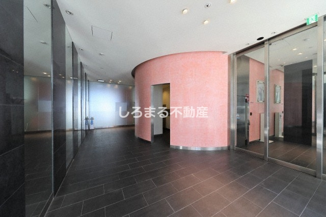 レジディア心斎橋ウエストのロビー