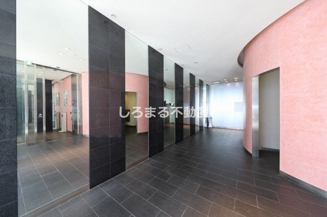 レジディア心斎橋ウエストのロビー