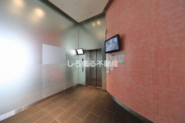 レジディア心斎橋ウエストのロビー