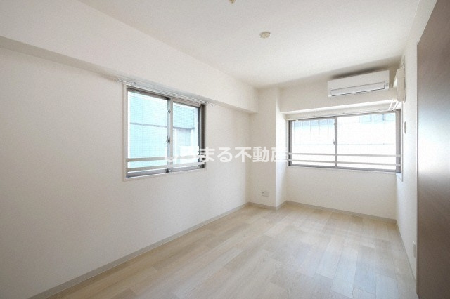 レジディア心斎橋ウエストの洋室