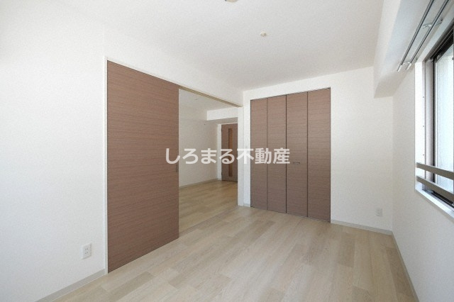 レジディア心斎橋ウエストの洋室