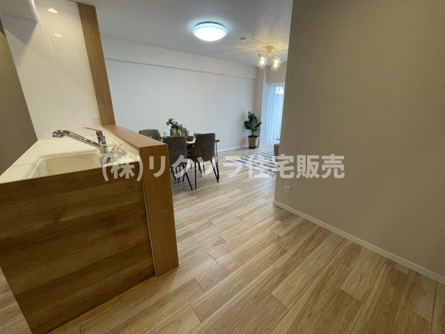 香里ケ丘ガーデンハイツのダイニング|LDK15.5帖
■物件内覧・資金計画相談・住宅ローン相談、リフォーム相談、お問合せ受付中■
※当日・翌日のご内覧、ご相談はお電話でのお問合せがスムーズです！