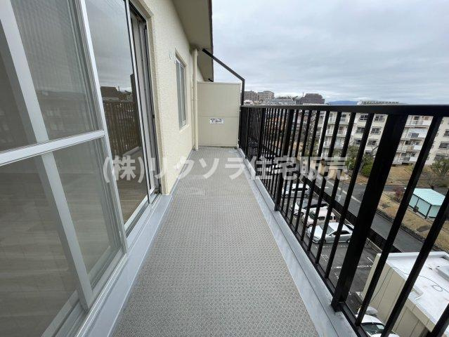 香里ケ丘ガーデンハイツのバルコニー|■物件内覧・資金計画相談・住宅ローン相談、リフォーム相談、お問合せ受付中■
※当日・翌日のご内覧、ご相談はお電話でのお問合せがスムーズです！