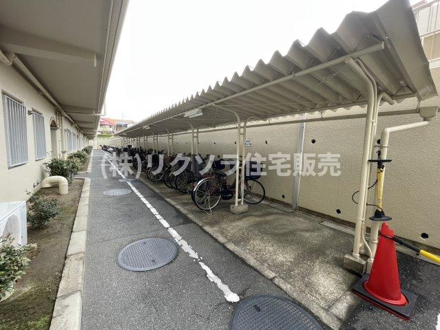 香里ケ丘ガーデンハイツの駐輪場|■物件内覧・資金計画相談・住宅ローン相談、リフォーム相談、お問合せ受付中■
※当日・翌日のご内覧、ご相談はお電話でのお問合せがスムーズです！