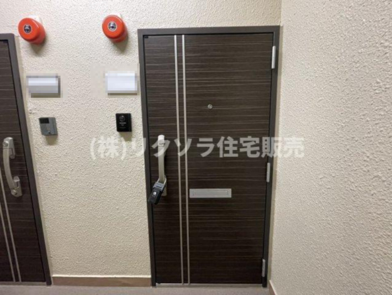 香里ケ丘ガーデンハイツの玄関|■物件内覧・資金計画相談・住宅ローン相談、リフォーム相談、お問合せ受付中■
※当日・翌日のご内覧、ご相談はお電話でのお問合せがスムーズです！