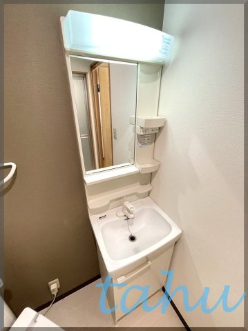 ロイヤルシティ西日暮里の独立洗面台