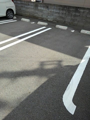 【駐車場】 | アルカーサⅡ | 駐車場に車を止められます