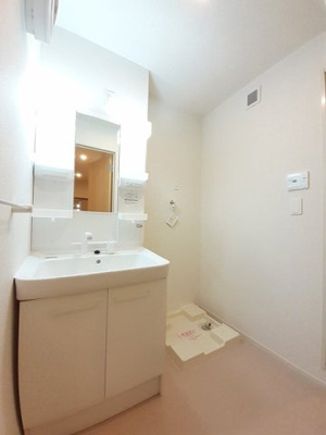 【洗面所】 | クラールプレディエＣ | ゆったりとスペースのある洗面所