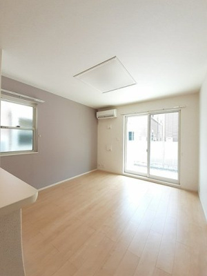 【居間・リビング】 | クラールプレディエＣ | こちらのリビングで趣味の時間をお楽しみください