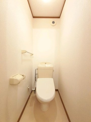 【トイレ】 | サンシティー国府Ａ | ゆったりとした空間のトイレです