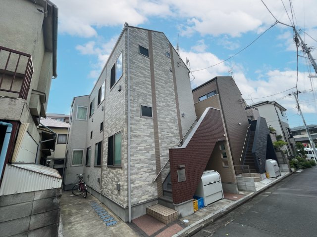 カレッジヒルズ小竹向原の外観