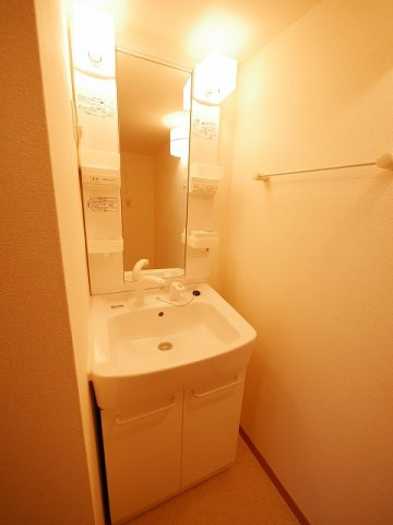 コンフォート芝大門の洗面所