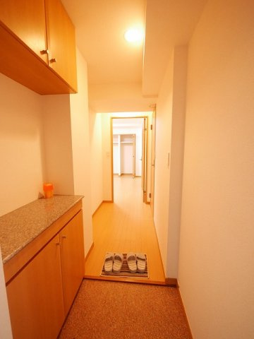 コンフォート芝大門の玄関