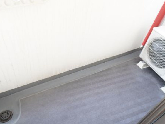 APRILE南森町のバルコニー