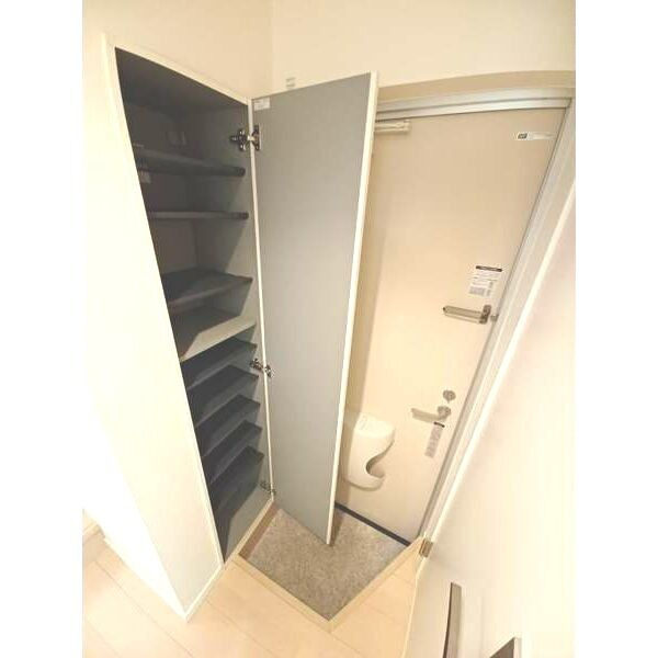 ネオメゾナ津賀田　名古屋市賃貸　仲介手数料無料の玄関