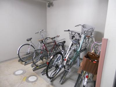 ジュネス木駒の駐車場|駐輪場