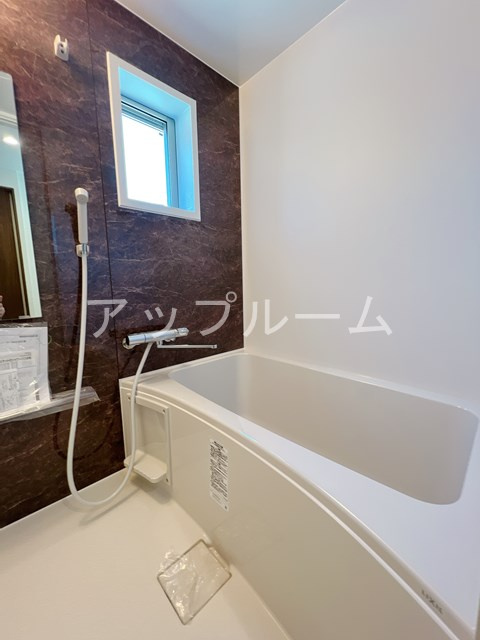 オプティマル勝川の浴室