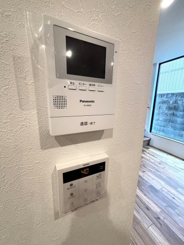 千石4丁目戸建のセキュリティ|TVモニター付インターホン、給湯器