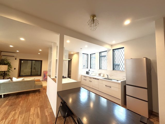 千石4丁目戸建の居間・リビング