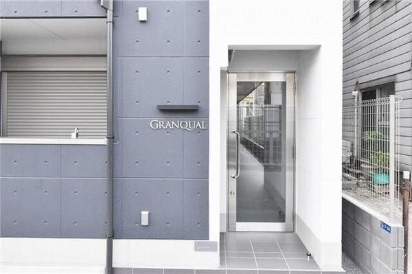 グランクオール京成立石のエントランス