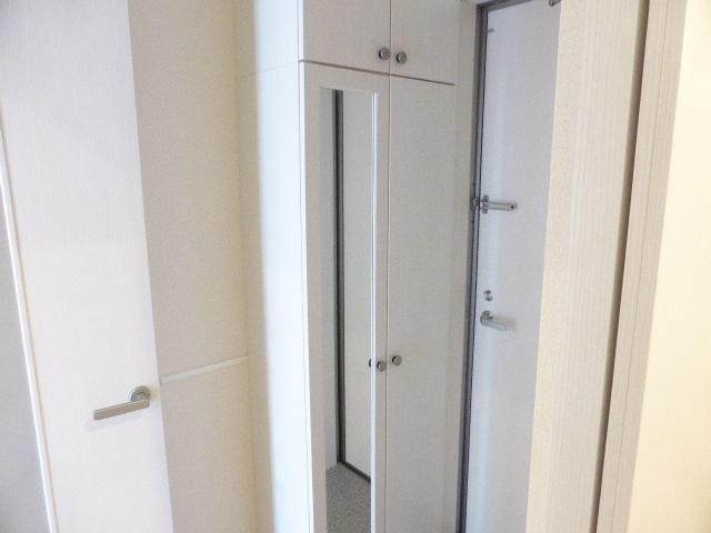 エルメゾンロシェの玄関