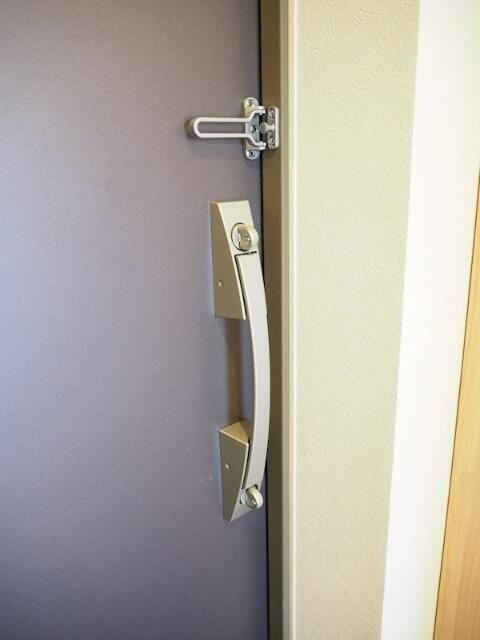 ルーブル大島弐番館の玄関