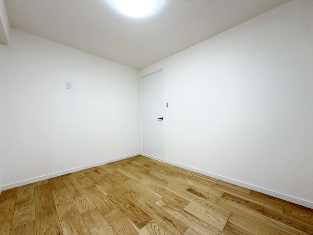 【洋室】 | サービスルーム