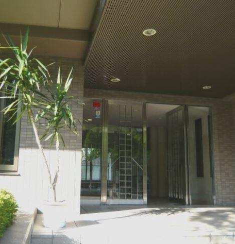 グランステイツ枚方香里園町のエントランス|■物件内覧・資金計画相談・住宅ローン相談、リフォーム相談、お問合せ受付中■
※当日・翌日のご内覧、ご相談はお電話でのお問合せがスムーズです！