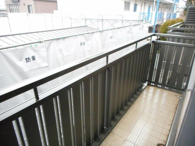 アゼリアのバルコニー