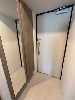 エスリードレジデンス江坂垂水町の玄関|落ち着いた玄関です