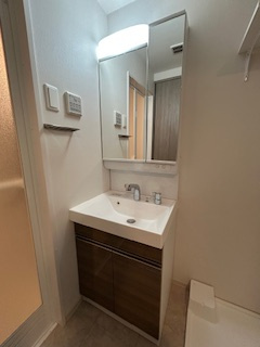 エスリードレジデンス江坂垂水町の洗面所|忙しい朝には欠かせない洗面所です