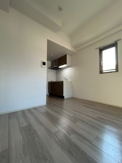 エスリードレジデンス江坂垂水町の居間・リビング|こちらの居間で趣味の時間をお楽しみください