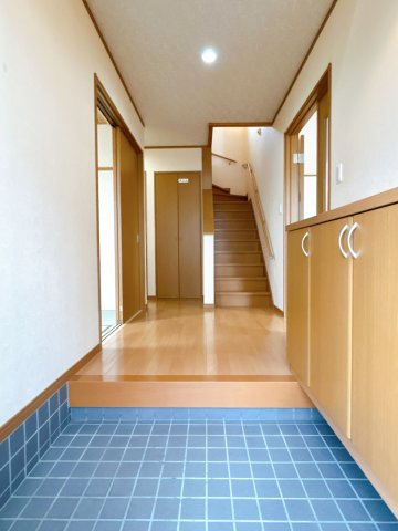 リフォーム中古戸建　本巣市七五三　平成18年築の玄関