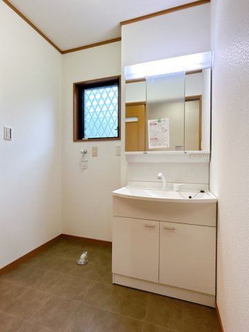 リフォーム中古戸建　本巣市七五三　平成18年築の独立洗面台