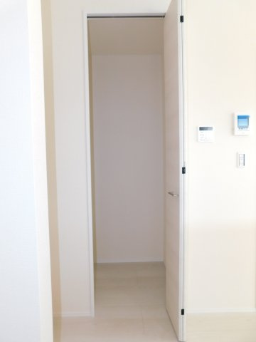 北名古屋市石橋郷の新築一戸建の収納|◇パントリー◇　　日用品や食料品のストックできる収納完備！