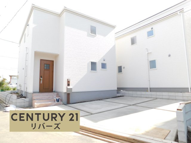 北名古屋市石橋郷の新築一戸建の前面道路含む現地写真|◇１号棟◇　　いつでもご案内出来ます♪（お問合せ当日、平日、水曜、夜間もＯＫ）　長期優良住宅！　敷地４５．５０坪！　開放的な角地！　駐車３台ＯＫ！　２階全室南向き♪　納戸やＷＩＣなど収納豊富！