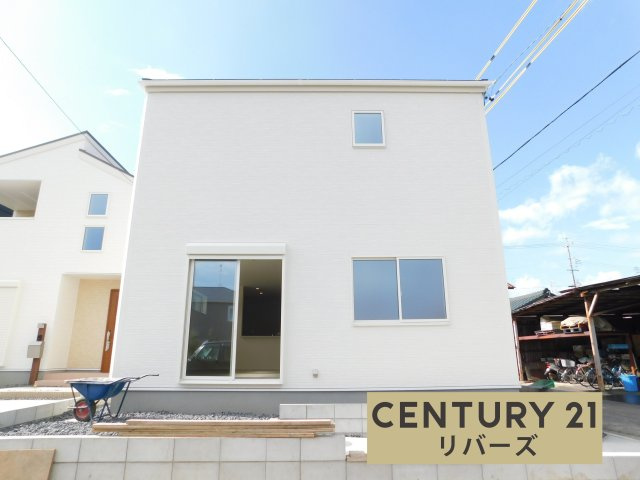 北名古屋市石橋郷の新築一戸建の外観|◇１号棟◇　　いつでもご案内出来ます♪（お問合せ当日、平日、水曜、夜間もＯＫ）　長期優良住宅！　敷地４５．５０坪！　開放的な角地！　駐車３台ＯＫ！　２階全室南向き♪　納戸やＷＩＣなど収納豊富！