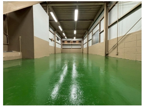 久御山町野村村東事務所兼倉庫の内装