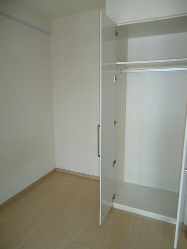 クオリア恵比寿イーストの収納|クロゼット　※2016年7月撮影