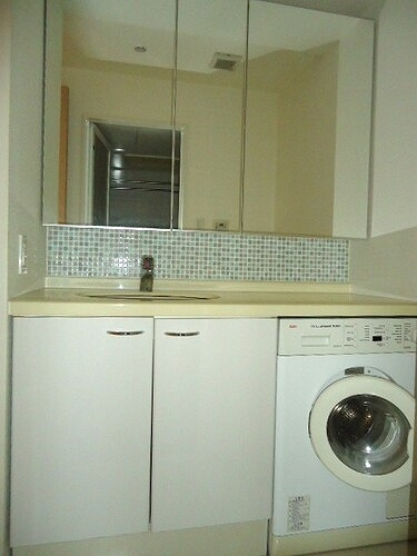 クオリア恵比寿イーストの洗面所|洗面所　※2016年7月撮影