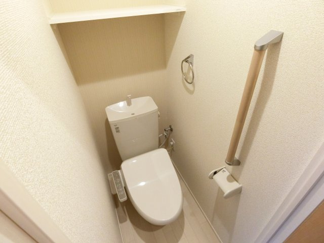 Primaveraのトイレ|別号室の参考写真です。