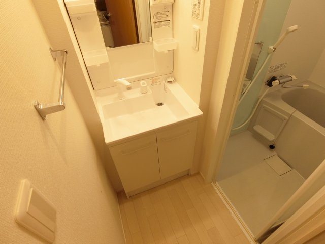 Primaveraの洗面所|別号室の参考写真です。