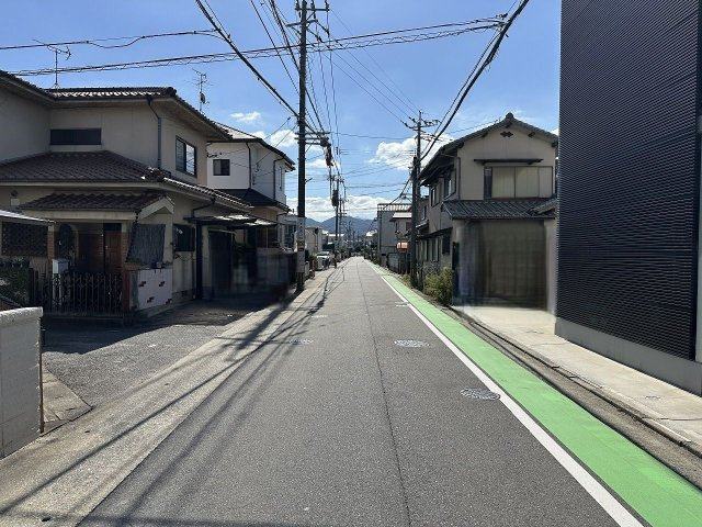福岡市早良区賀茂４丁目　売り土地の周辺|私道入り口の公道（有田1235号線）幅員約6.0m